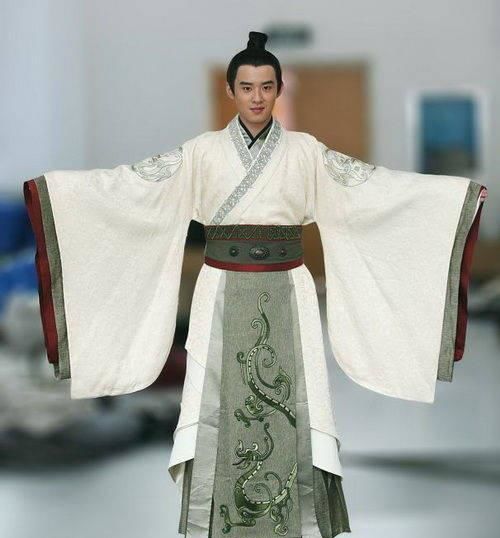 你會(huì)穿上穿漢服出門嗎,有好多人穿起了傳統(tǒng)服飾